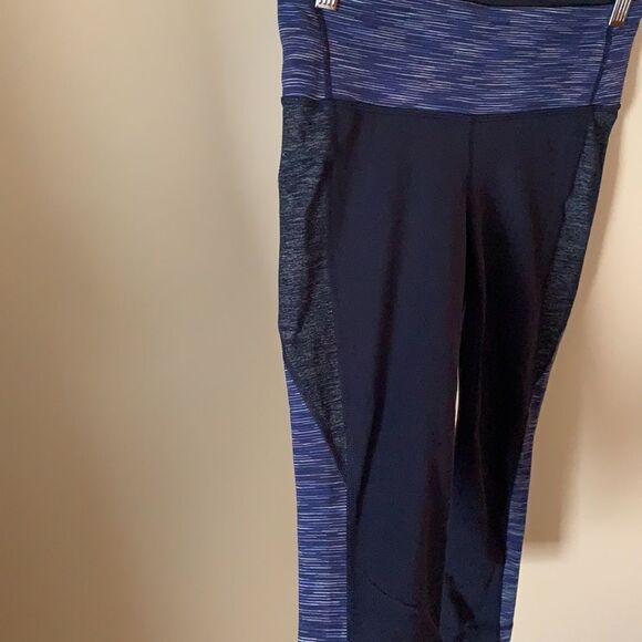 Athleta Splits Revelation Capris - Picture 3 of 5